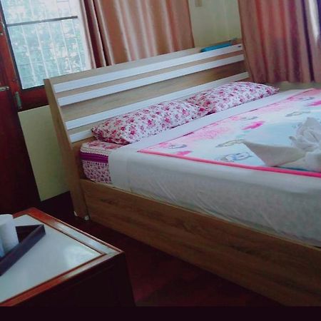Emmanuel Guesthouse Прачуап Кири Кан Екстериор снимка