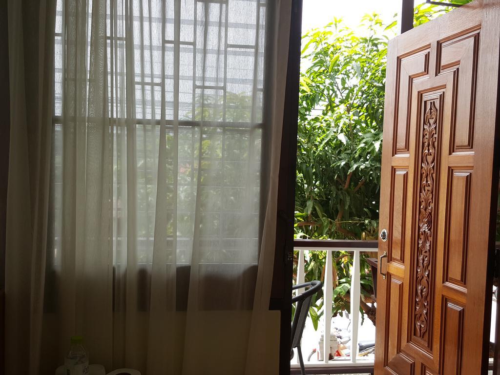 Emmanuel Guesthouse Прачуап Кири Кан Екстериор снимка
