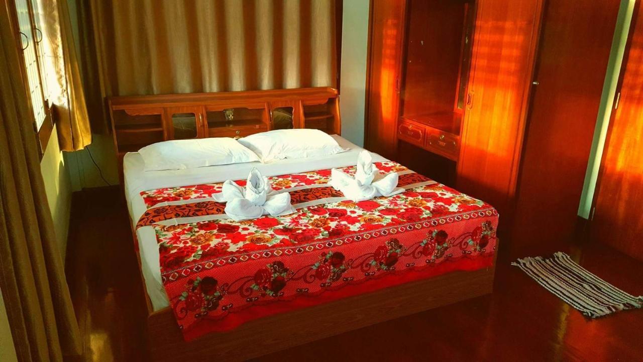 Emmanuel Guesthouse Прачуап Кири Кан Екстериор снимка